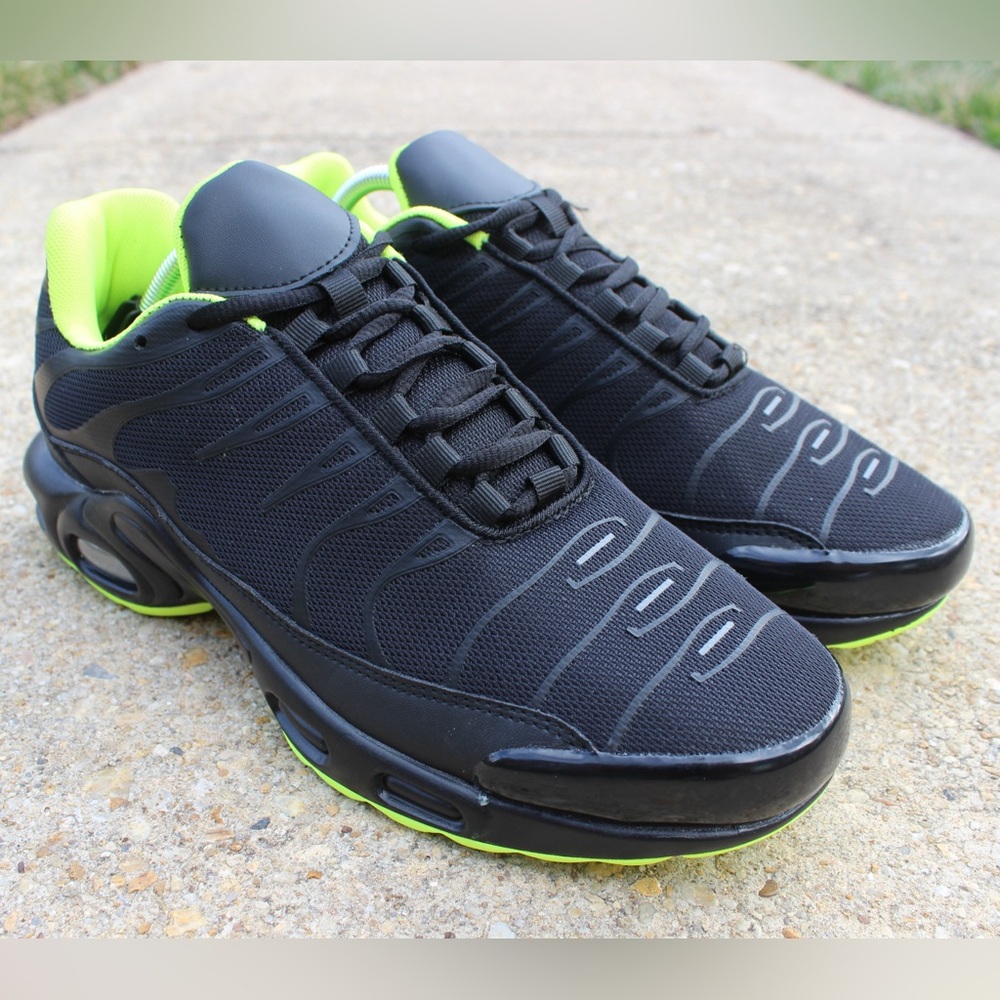 Men's Black/Neon Green Athletic Sneaker Sz 11.5-12 (EU 45)